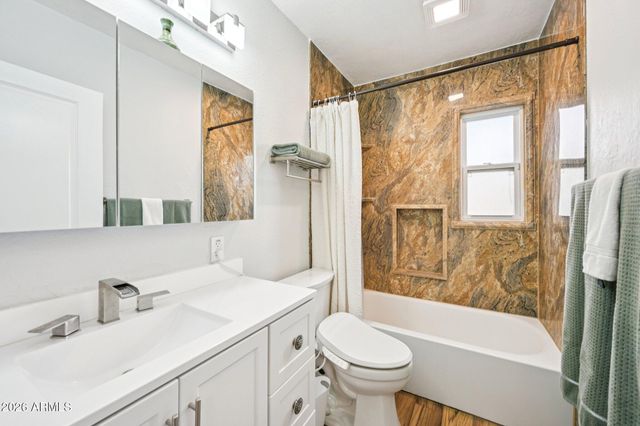 1202 W CLARENDON Avenue, Phoenix, AZ 85013