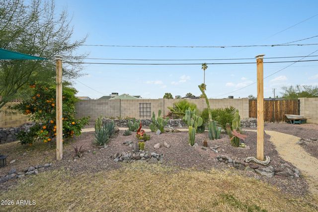 1202 W CLARENDON Avenue, Phoenix, AZ 85013