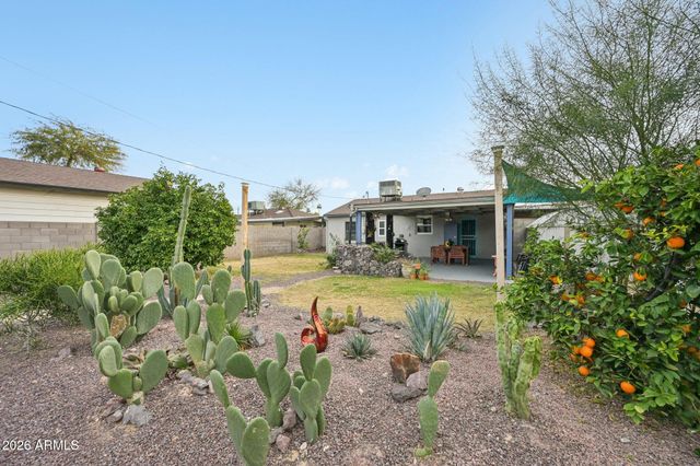 1202 W CLARENDON Avenue, Phoenix, AZ 85013