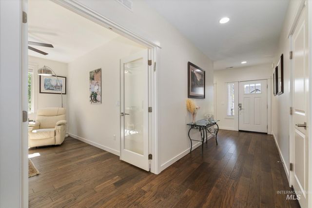 10505 W Thimbleberry Dr, Star, ID 83669
