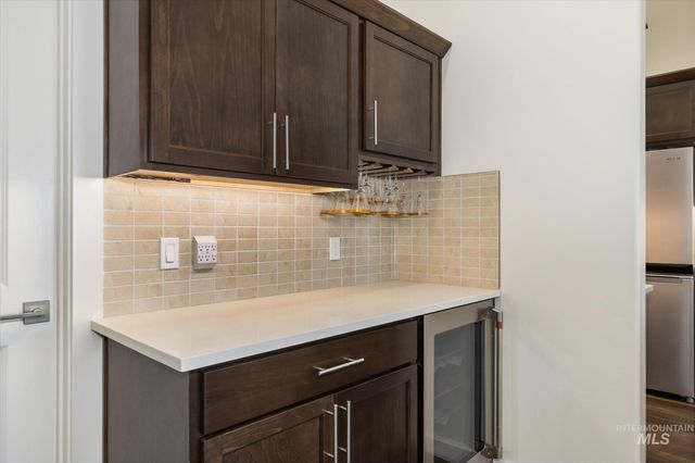 10505 W Thimbleberry Dr, Star, ID 83669
