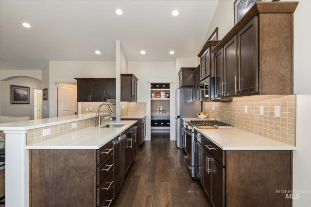 10505 W Thimbleberry Dr, Star, ID 83669