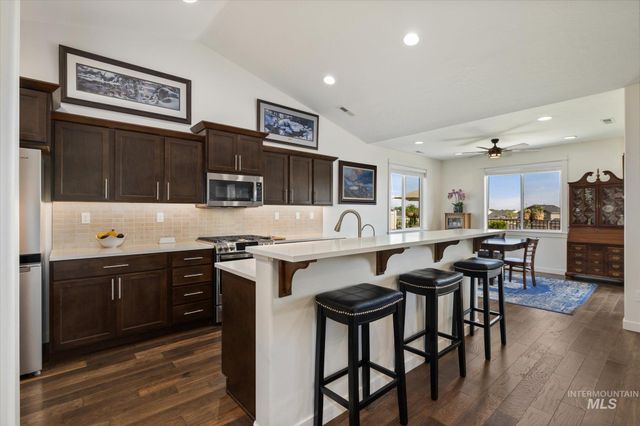 10505 W Thimbleberry Dr, Star, ID 83669