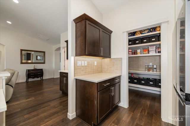 10505 W Thimbleberry Dr, Star, ID 83669