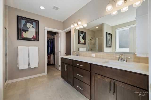 10505 W Thimbleberry Dr, Star, ID 83669