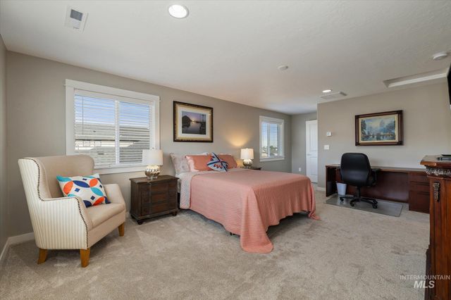 10505 W Thimbleberry Dr, Star, ID 83669