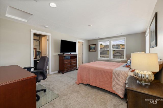 10505 W Thimbleberry Dr, Star, ID 83669