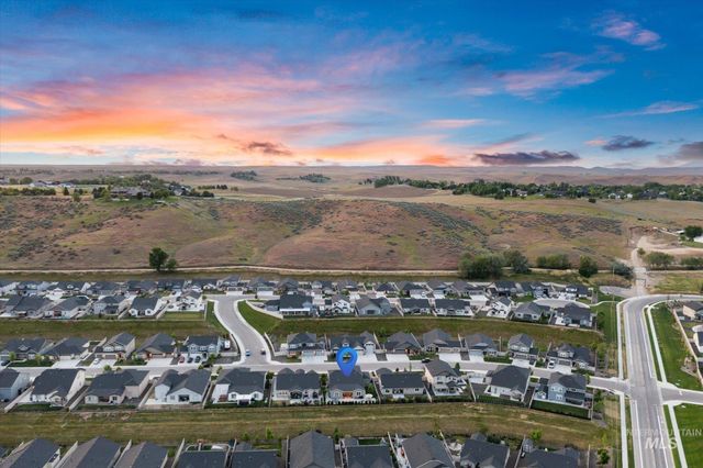 10505 W Thimbleberry Dr, Star, ID 83669