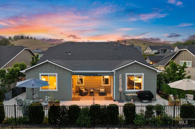 10505 W Thimbleberry Dr, Star, ID 83669