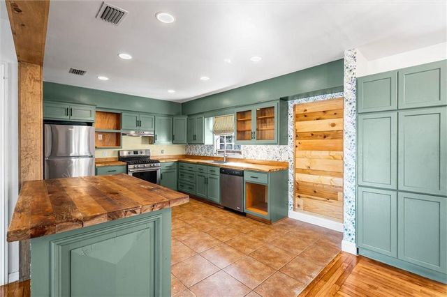 2757 S Sherwood Drive, Mobile, AL 36606