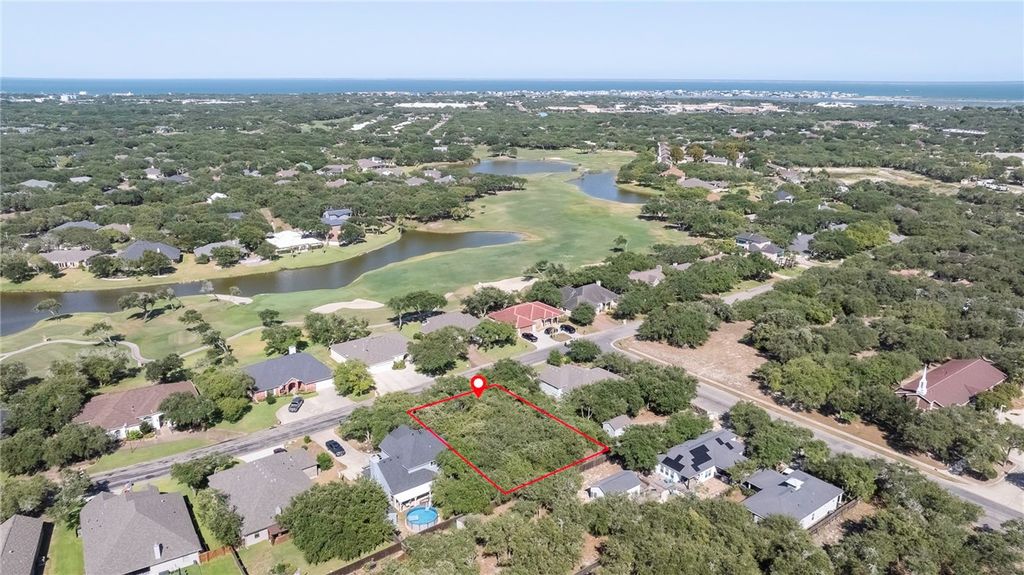 469 Augusta Dr, Rockport, TX 78382