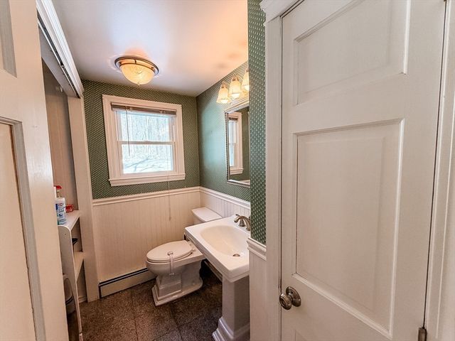 6 Laurelwood Dr, Oxford, MA 01537