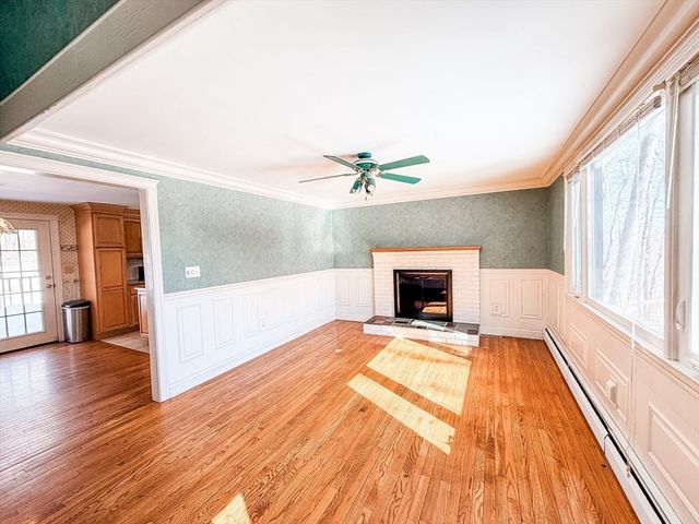 6 Laurelwood Dr, Oxford, MA 01537