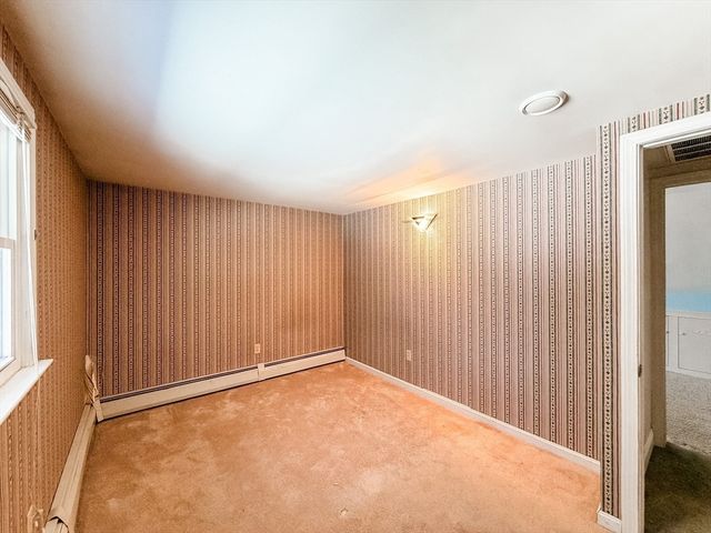 6 Laurelwood Dr, Oxford, MA 01537