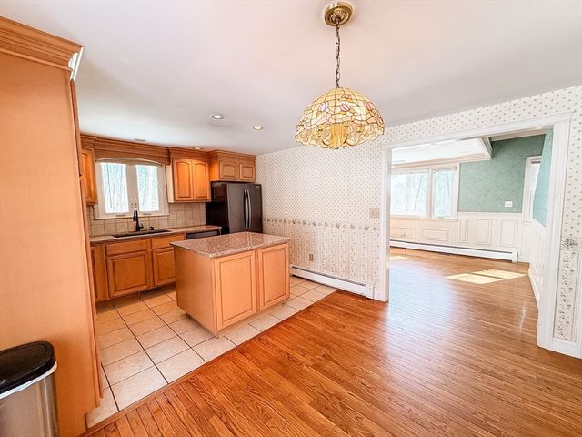 6 Laurelwood Dr, Oxford, MA 01537