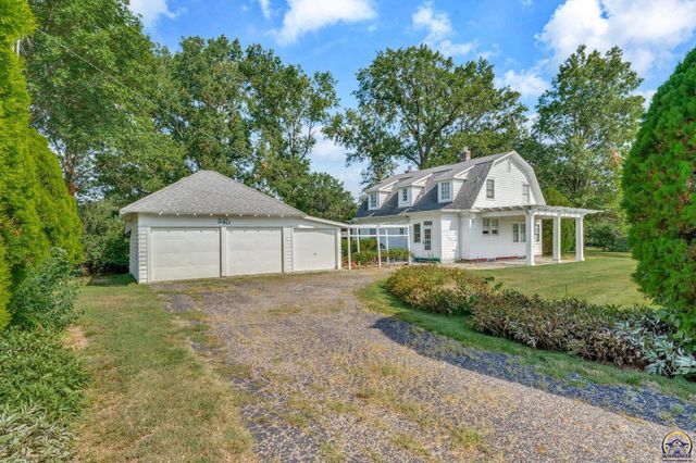 240 SW Fairlawn RD, Topeka, KS 66606
