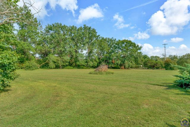 240 SW Fairlawn RD, Topeka, KS 66606