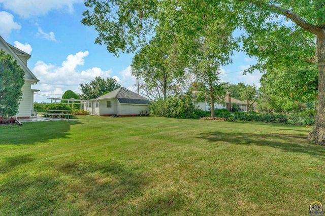 240 SW Fairlawn RD, Topeka, KS 66606