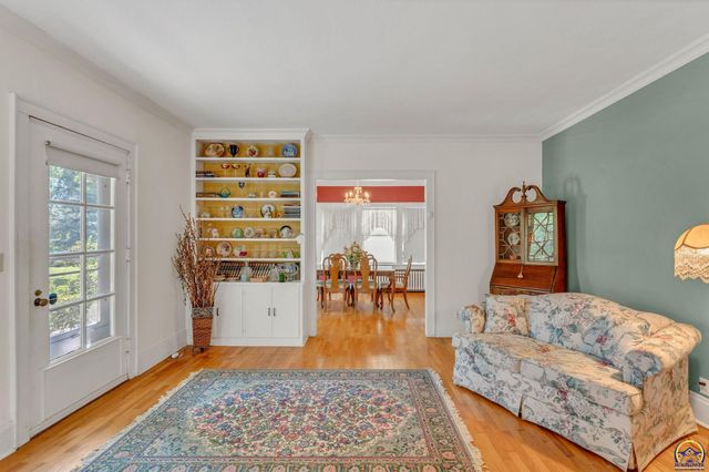 240 SW Fairlawn RD, Topeka, KS 66606