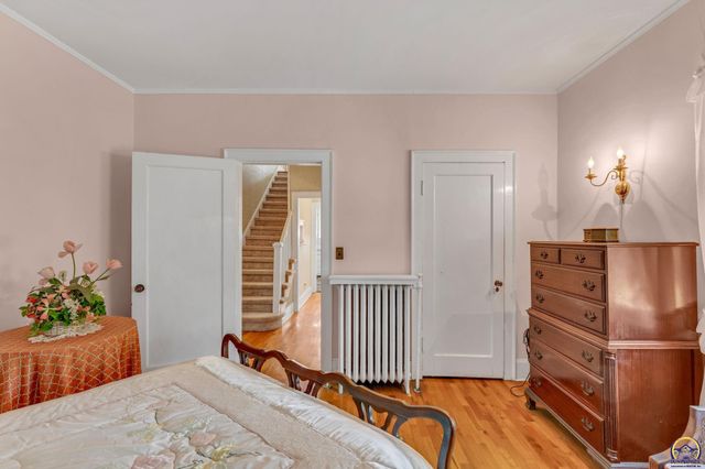240 SW Fairlawn RD, Topeka, KS 66606