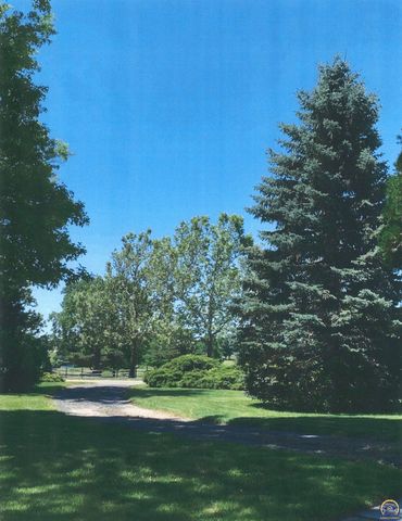 240 SW Fairlawn RD, Topeka, KS 66606