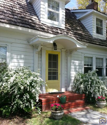 240 SW Fairlawn RD, Topeka, KS 66606