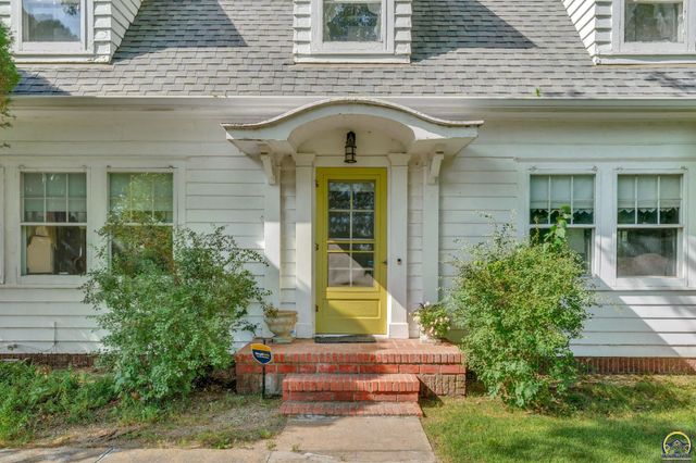 240 SW Fairlawn RD, Topeka, KS 66606
