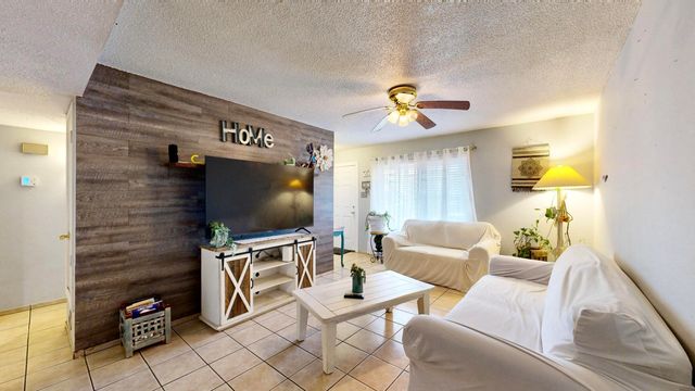 412 56th Street SW, Albuquerque, NM 87121