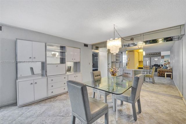 811 S Hollybrook Drive 207, Pembroke Pines, FL 33025