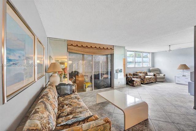 811 S Hollybrook Drive 207, Pembroke Pines, FL 33025