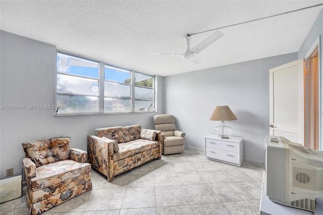 811 S Hollybrook Drive 207, Pembroke Pines, FL 33025