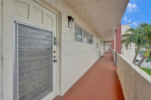 811 S Hollybrook Drive 207, Pembroke Pines, FL 33025
