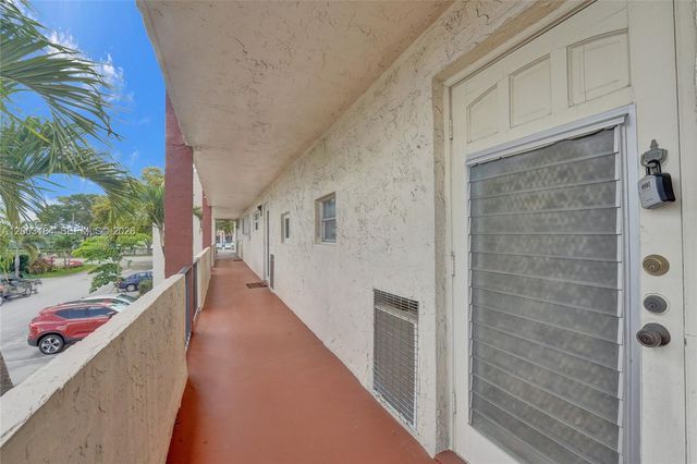 811 S Hollybrook Drive 207, Pembroke Pines, FL 33025
