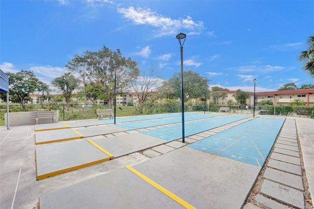 811 S Hollybrook Drive 207, Pembroke Pines, FL 33025
