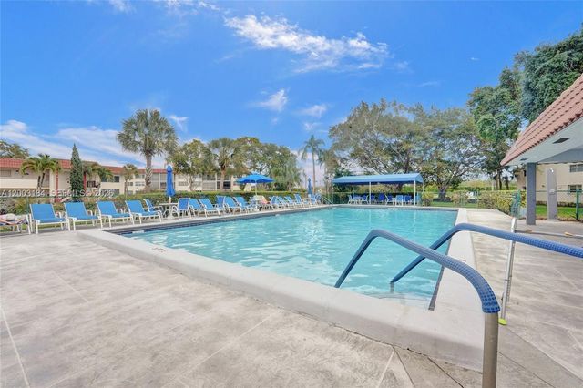 811 S Hollybrook Drive 207, Pembroke Pines, FL 33025
