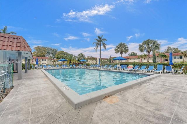 811 S Hollybrook Drive 207, Pembroke Pines, FL 33025