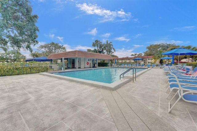 811 S Hollybrook Drive 207, Pembroke Pines, FL 33025