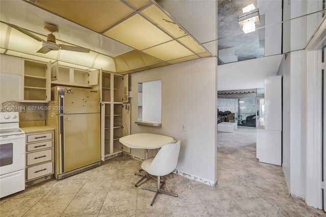 811 S Hollybrook Drive 207, Pembroke Pines, FL 33025