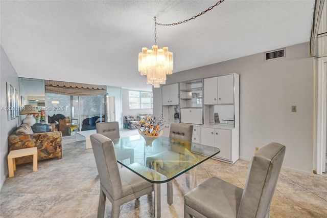 811 S Hollybrook Drive 207, Pembroke Pines, FL 33025