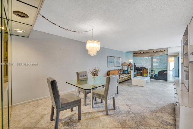 811 S Hollybrook Drive 207, Pembroke Pines, FL 33025