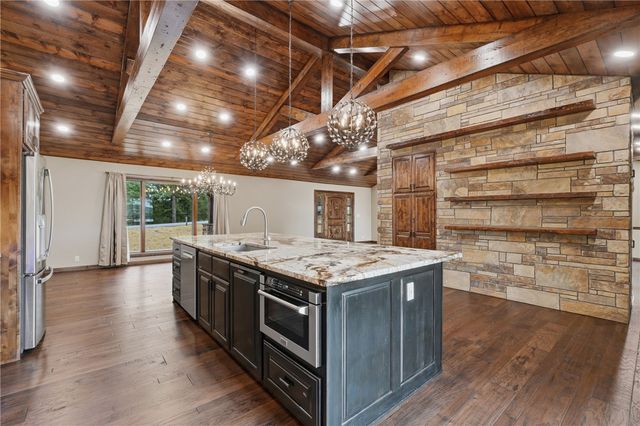 3707 Mundell Road, Eureka Springs, AR 72631