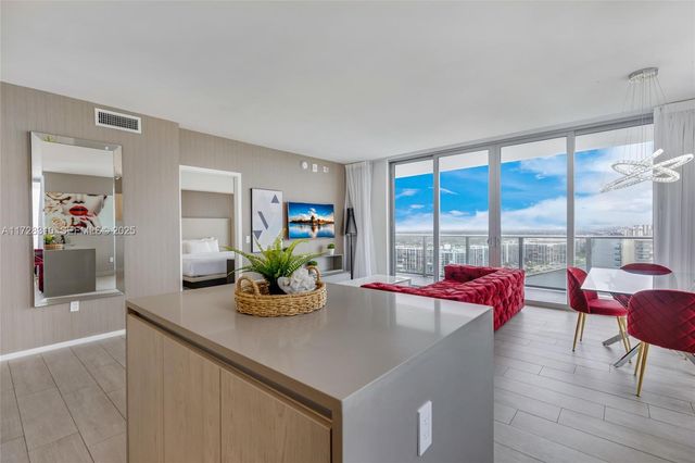 4010 S Ocean Drive R1601, Hollywood, FL 33019