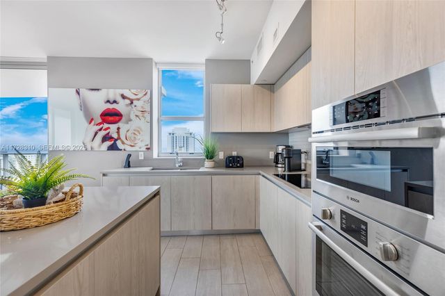 4010 S Ocean Drive R1601, Hollywood, FL 33019