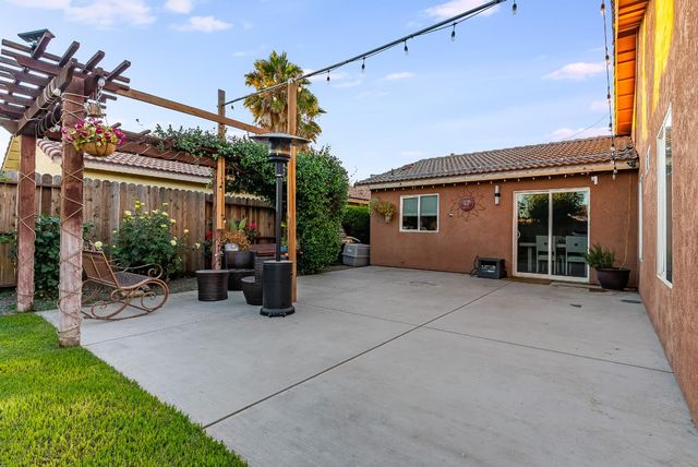 538 Saint Teressa Ct, Merced, CA 95341