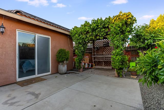 538 Saint Teressa Ct, Merced, CA 95341