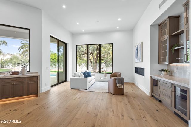 7180 E BELMONT Avenue, Paradise Valley, AZ 85253