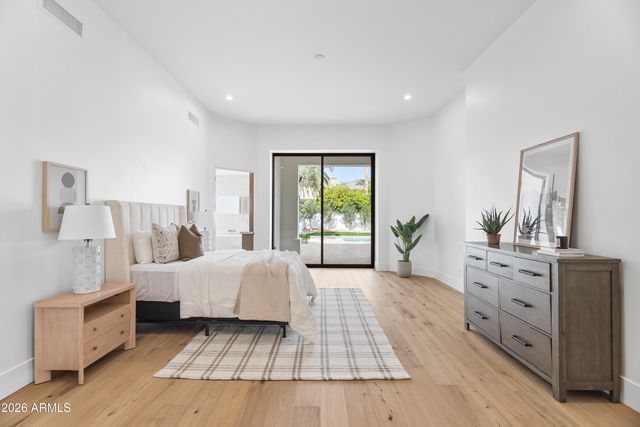 7180 E BELMONT Avenue, Paradise Valley, AZ 85253