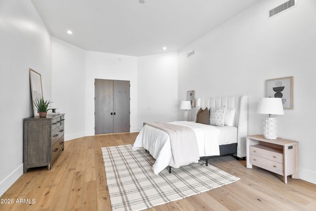 7180 E BELMONT Avenue, Paradise Valley, AZ 85253