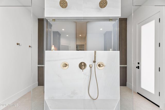 7180 E BELMONT Avenue, Paradise Valley, AZ 85253