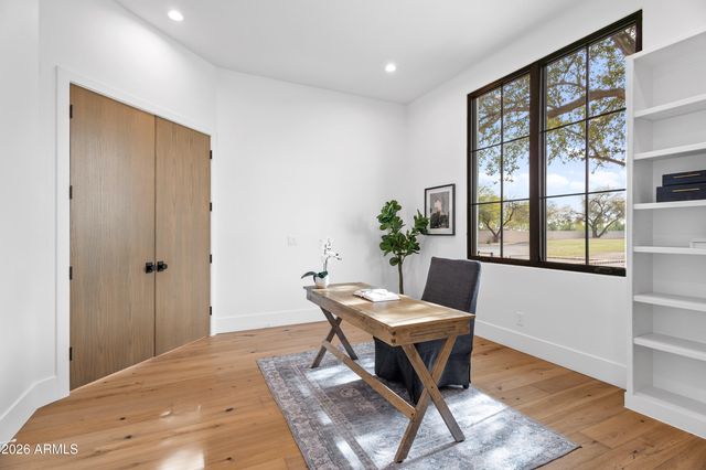 7180 E BELMONT Avenue, Paradise Valley, AZ 85253